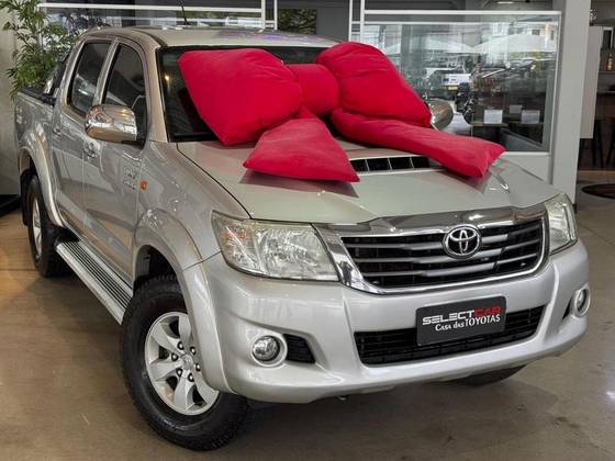 TOYOTA HILUX 3.0 SR 4X4 CD 16V TURBO INTERCOOLER DIESEL 4P AUTOMÁTICO TOYOTA HILUX 3.0 SR 4X4 CD 16V TURBO INTERCOOLER DIESEL 4P AUTOMÁTICO